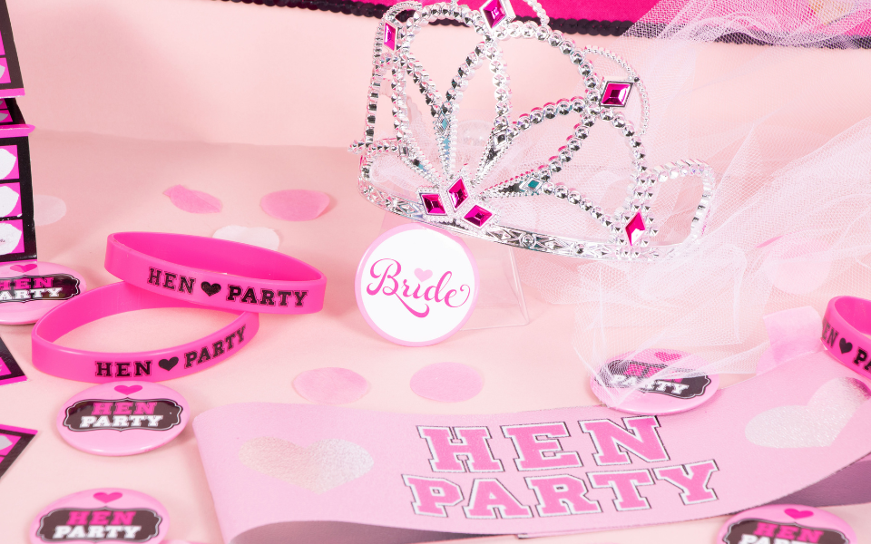 This or That Hen Party: A Party Planning Guide (Classy or Traditional)