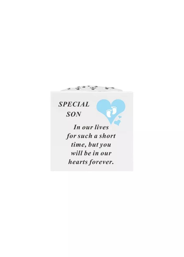 David Fischoff baby footprints keepsake in 14x14x15cm with engraved footprints and son’s name on a decorative display.