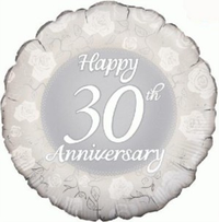 Oaktree 30th Anniversary 18-inch foil balloon with shiny metallic finish and celebratory design.